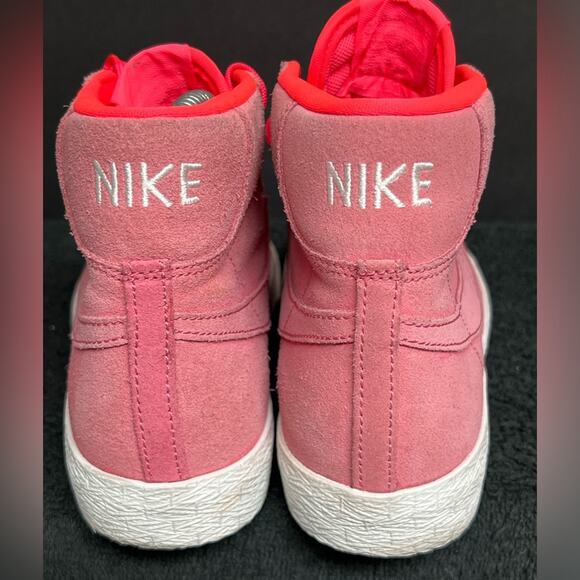 Nike Blazer Hot Punch Casual Sneakers Size 4.5Y WOMENS 6 Pink Suede 895850-605 - Picture 6 of 8